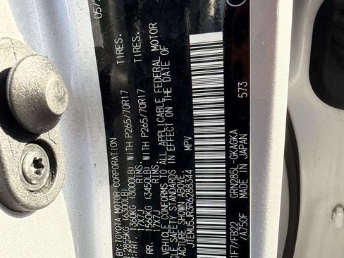 Used 2024 Toyota 4Runner SR5 AWD/4WD image 19