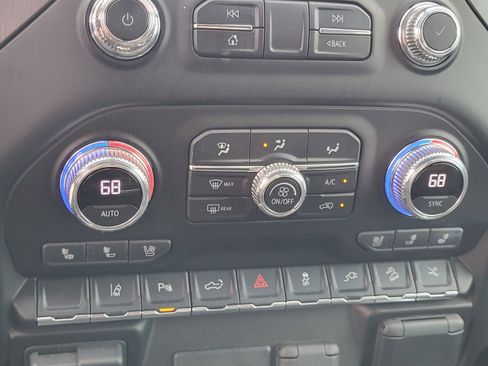 Used 2021 GMC Sierra 2500 AT4 w/ AT4 Premium Plus Package image 23