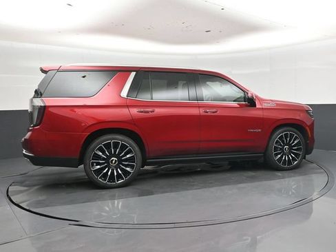 Used 2025 Chevrolet Tahoe High Country AWD/4WD image 3