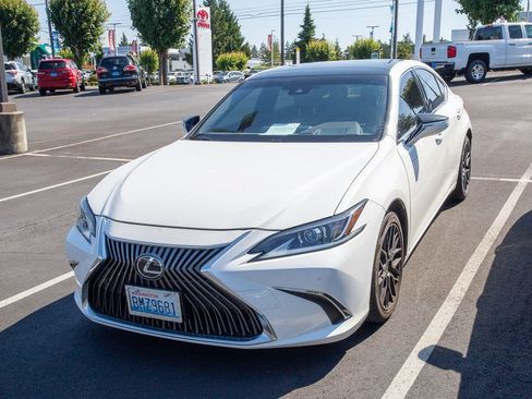 Used 2019 Lexus ES 350 w/ Accessory Package 2 FWD image 3