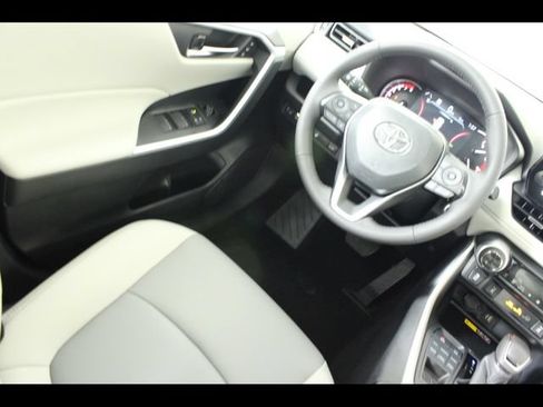 Used 2025 Toyota RAV4 XLE Premium w/ Weather Package AWD/4WD image 18