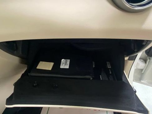 Used 2019 Mercedes-Benz GLC 300 4MATIC image 26