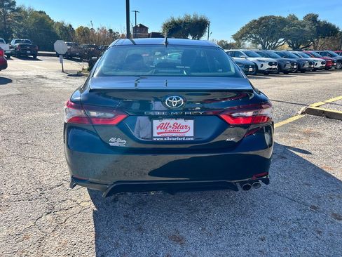Used 2024 Toyota Camry SE image 4