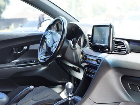 Used 2019 Hyundai Veloster Turbo R-Spec FWD image 10