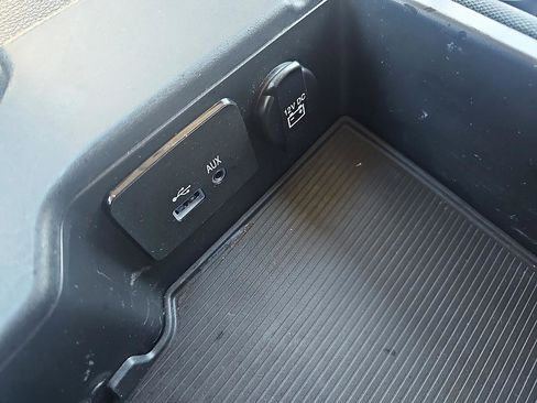 Used 2017 RAM 1500 Express image 22