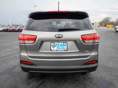 Used 2016 Kia Sorento L image 5