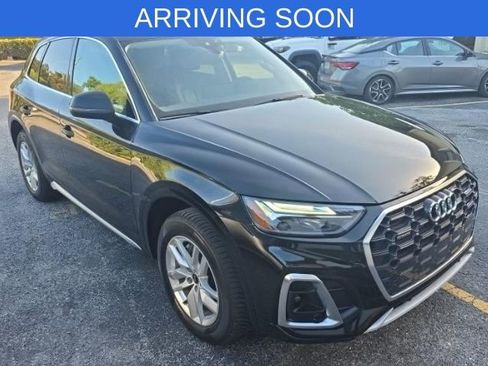 Used 2023 Audi Q5 2.0T Premium w/ Convenience Package image 3