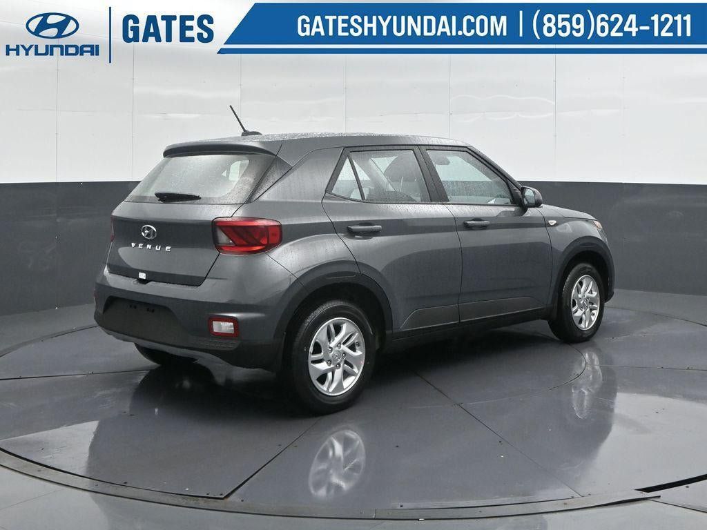 New 2026 Hyundai Venue SE FWD image 2