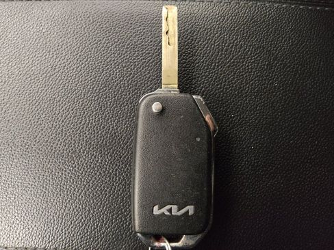 Used 2023 Kia Sportage LX image 32