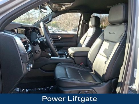 Used 2025 GMC Yukon XL Denali image 18