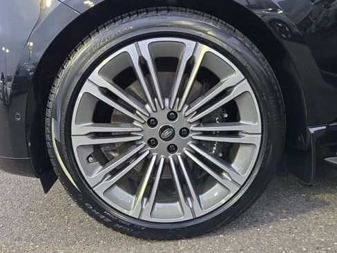 Certified 2024 Land Rover Range Rover Autobiography image 28