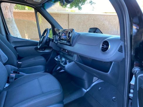 Used 2025 Mercedes-Benz Sprinter 2500 image 42