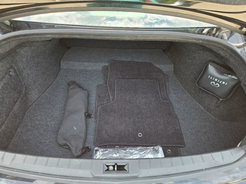 Used 2018 INFINITI Q60 Red Sport 400 w/ Sensory Package 3.0T Sport image 18