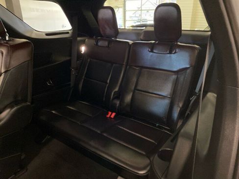 Used 2023 Ford Explorer Platinum w/ Technology Package image 11