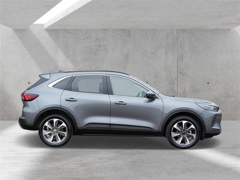 Certified 2024 Ford Escape Platinum image 2