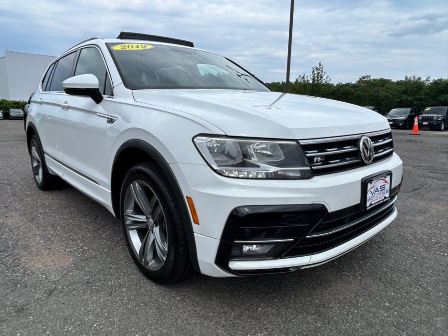 Used 2019 Volkswagen Tiguan SEL R-Line AWD/4WD image 3