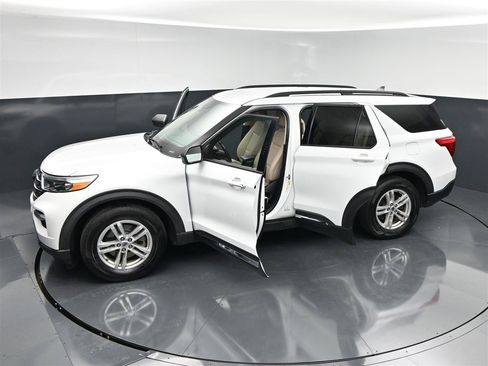 Used 2021 Ford Explorer XLT w/ Equipment Group 202A RWD image 37