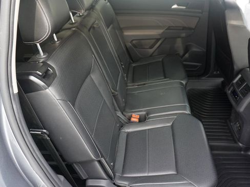 Used 2021 Volkswagen Atlas SE image 19