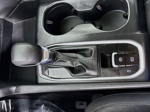 Used 2020 Hyundai Santa Fe SE FWD image 20