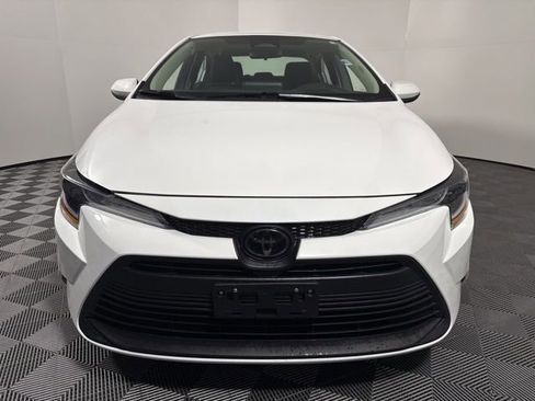 Used 2024 Toyota Corolla LE FWD image 11