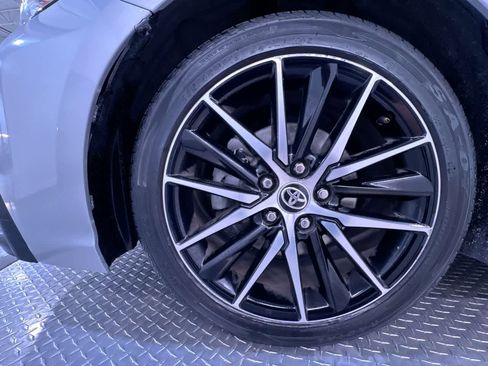 Used 2021 Toyota Camry SE image 10