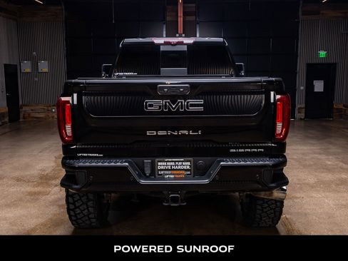 Used 2023 GMC Sierra 2500 Denali w/ Denali Black Diamond Edition AWD/4WD image 7