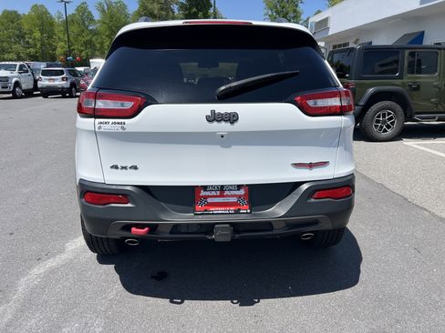 Used 2016 Jeep Cherokee Trailhawk w/ Trailer Tow Group AWD/4WD image 2