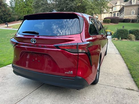 Used 2021 Toyota Sienna LE FWD image 8