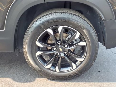 Used 2022 Chevrolet TrailBlazer LT w/ LPO, Blackout Package FWD image 7
