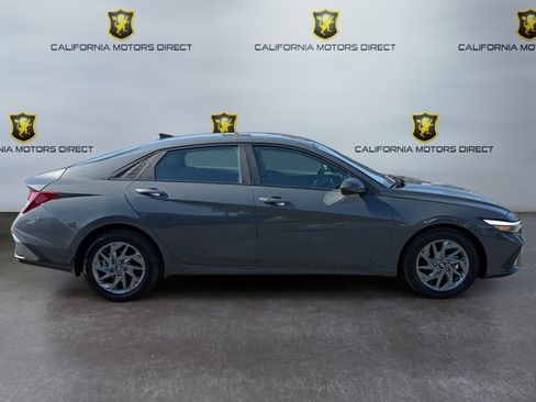 Used 2024 Hyundai Elantra SEL FWD image 6