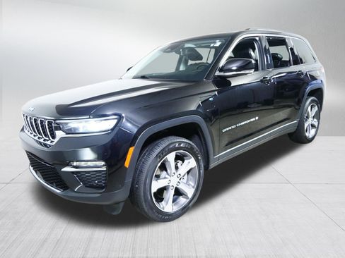 Used 2022 Jeep Grand Cherokee Limited 4xe w/ Luxury Tech Group II AWD/4WD image 3
