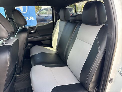 Used 2021 Toyota Tacoma TRD Off-Road w/ Technology Package image 25