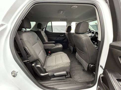 Used 2019 Chevrolet Traverse LT FWD image 40