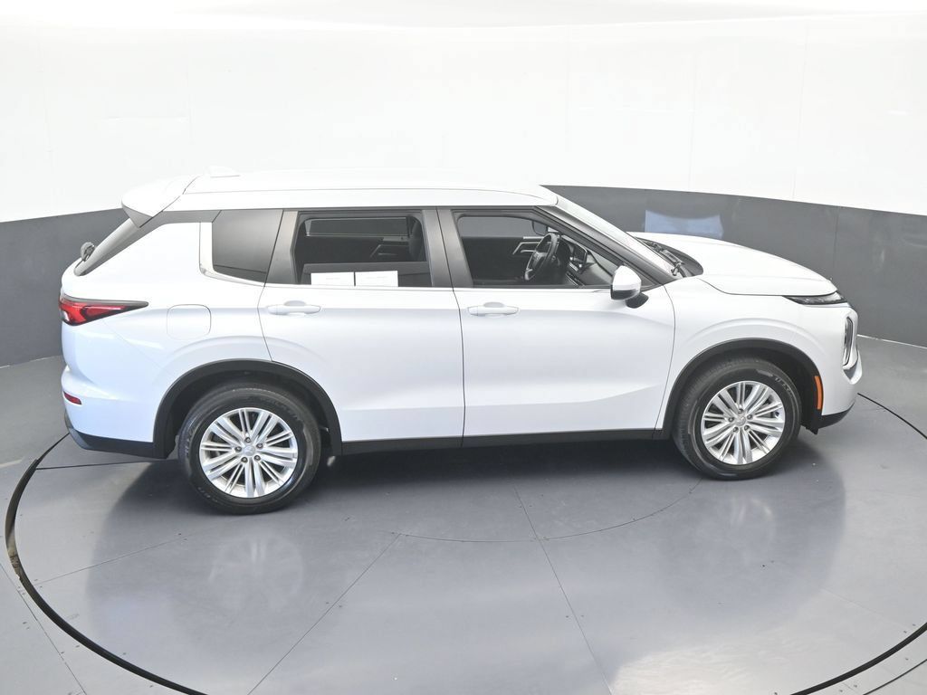 Used 2024 Mitsubishi Outlander ES FWD image 55