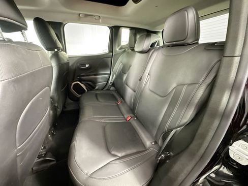 Used 2017 Jeep Renegade Limited image 27