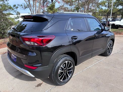 New 2026 Chevrolet TrailBlazer LT w/ Convenience Package FWD image 4