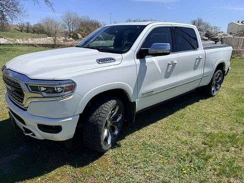 Used 2019 RAM 1500 Limited AWD/4WD image 2