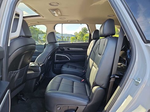 Used 2022 Kia Telluride EX w/ EX Premium Package AWD/4WD image 12
