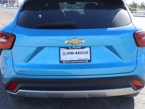 New 2026 Chevrolet Trax LT w/ LPO, Blackout Package image 6