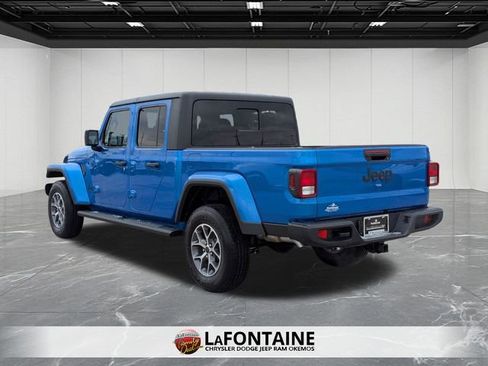 New 2025 Jeep Gladiator Sport image 3
