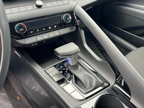New 2026 Hyundai Elantra Sport FWD image 21
