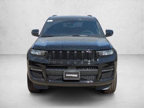 New 2025 Jeep Grand Cherokee L Limited w/ Black Appearance Package image 6