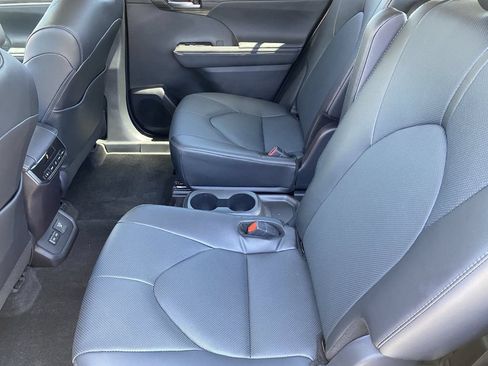 Certified 2026 Toyota Highlander Limited AWD/4WD image 22