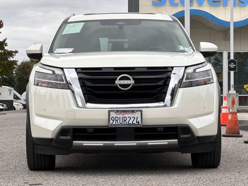 Used 2024 Nissan Pathfinder SL w/ SL Premium Package image 6
