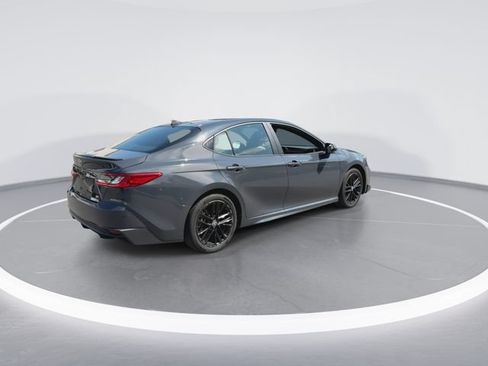Used 2025 Toyota Camry SE FWD image 8