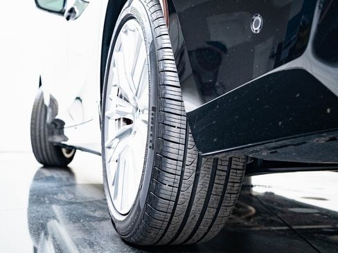 Used 2024 BMW 330i xDrive Sedan w/ Premium Package image 41