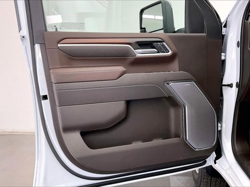 New 2026 GMC Sierra 3500 Denali w/ Denali Reserve Package image 11