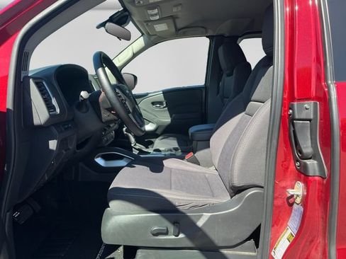 Used 2024 Nissan Frontier SV w/ Technology Package AWD/4WD image 12