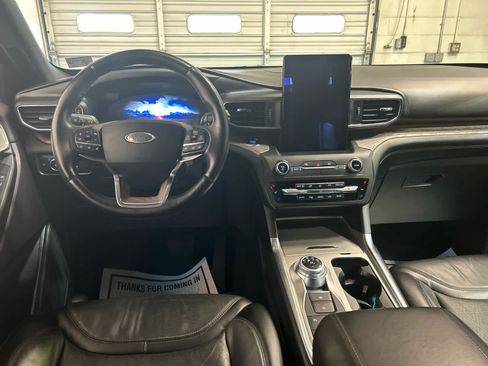 Used 2020 Ford Explorer Platinum w/ Premium Technology Package AWD/4WD image 4