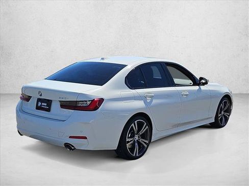 Used 2023 BMW 330i Sedan w/ Convenience Package RWD image 5